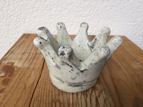 Krone weiss